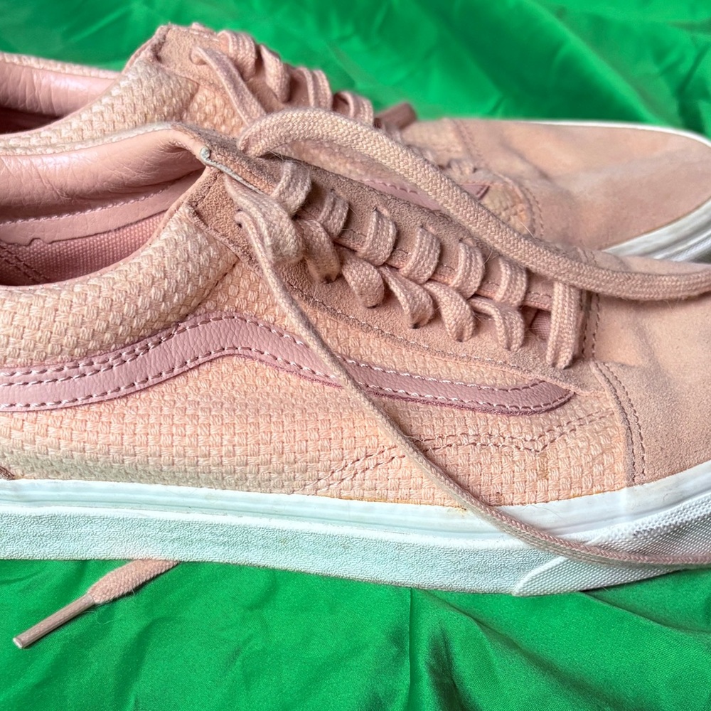 Vans Pink Low-Top Textured Suede Sneakers - Picture 4 of 9